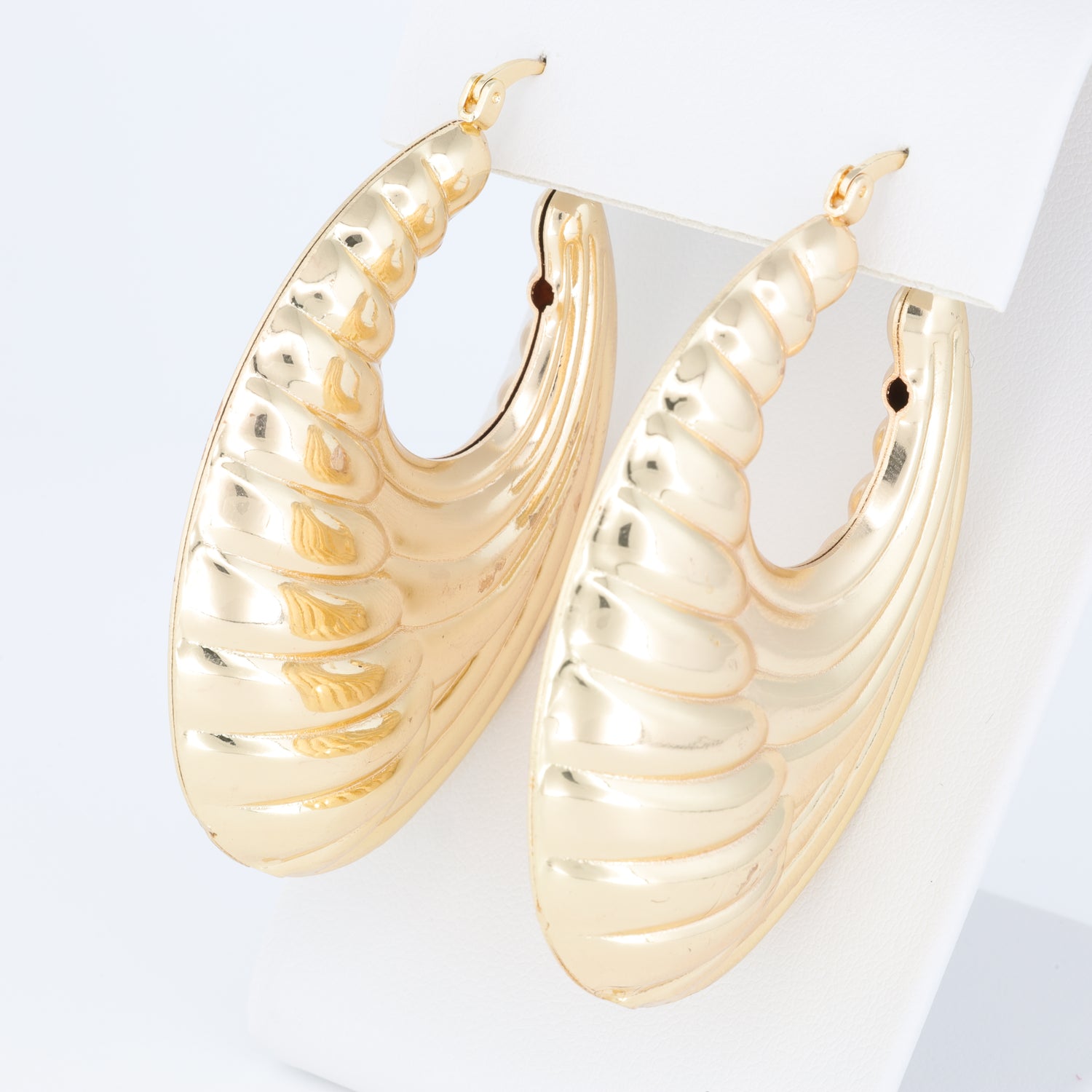 Side Wavy Hoop Earring