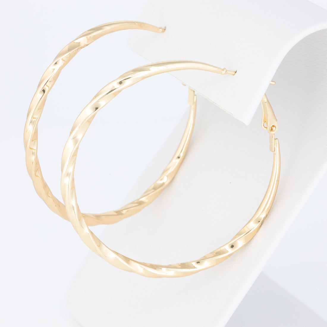 Hoop Earrings With Straight Twists