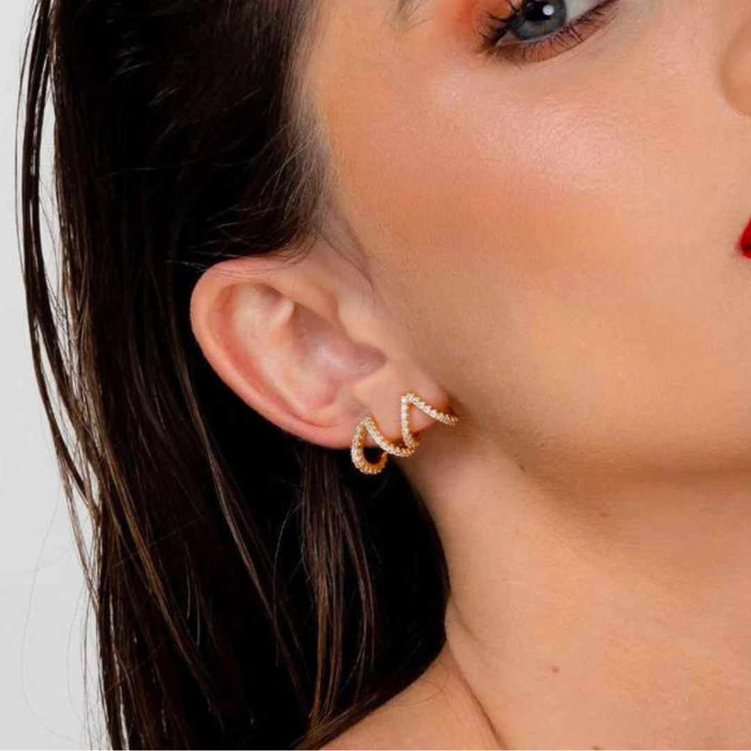 Modern earring with zirconia stones